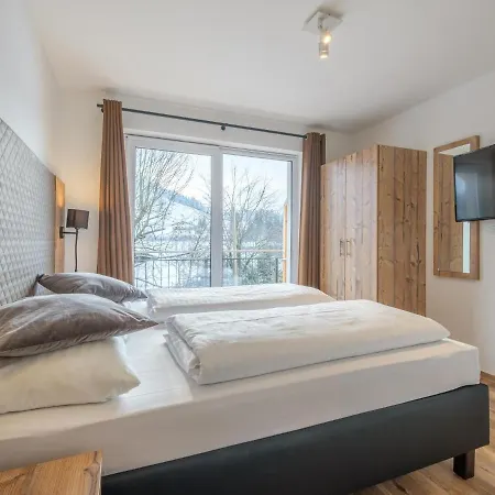 Werfenblick Und Bergblick *