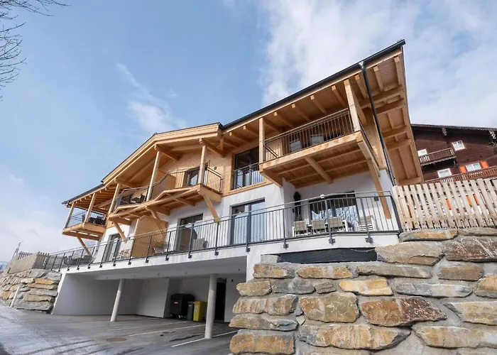 Werfenblick Und Bergblick