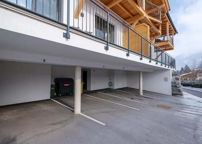 Werfenblick Und Bergblick *